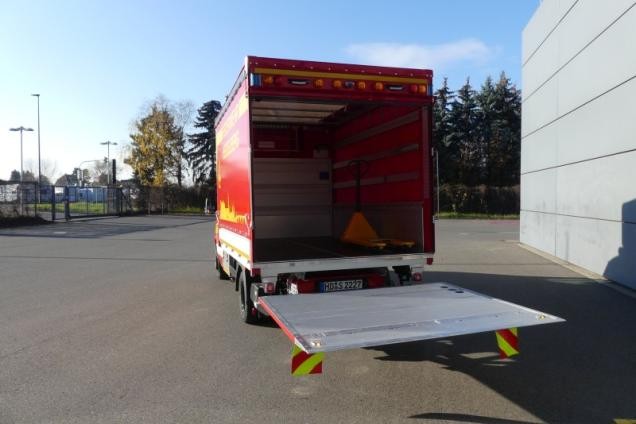 Die Ladebordwand hat eine Traglast von 1.000 kg (Foto: Feuerwehr Heidelberg)