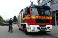 Der Abbiegeassistent erkennt den Fahrradfahrer den toten Winkel