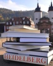 Stack of books on the Old Bridge (Photo: Dorn)