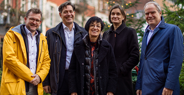  Group photo: Deputy Mayor Raoul Schmidt-Lamontain, First Deputy Mayor Jürgen Odszuck, Deputy Mayor Stefanie Jansen, Deputy Mayor Martina Pfister, Mayor Eckart Würzner