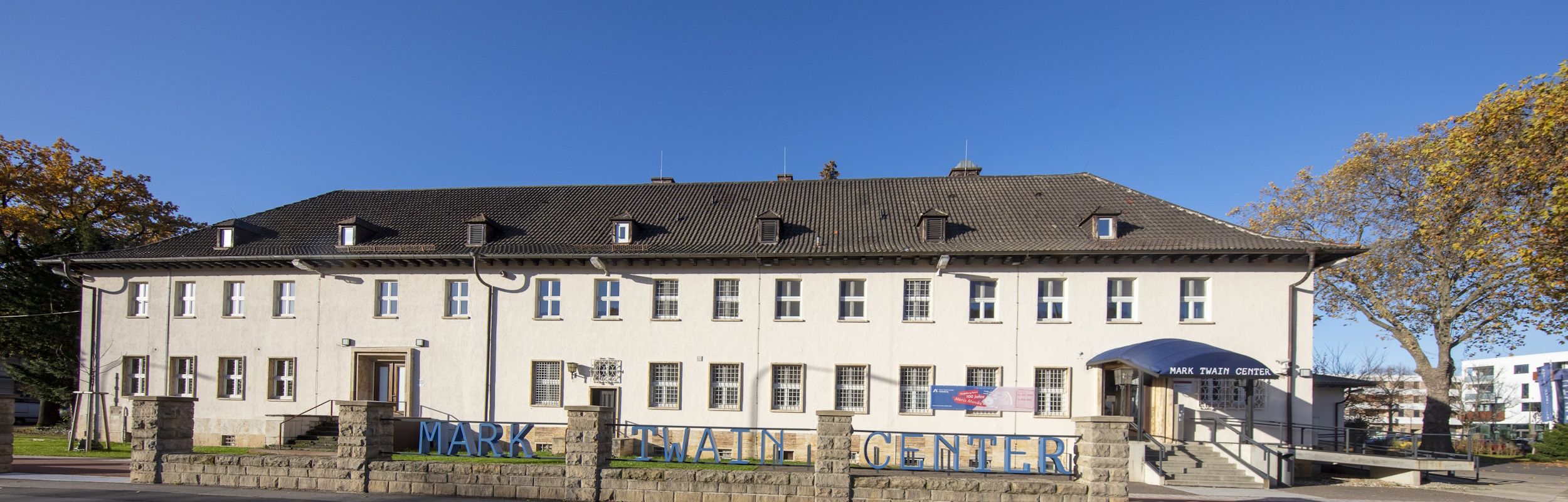 Blick auf das Mark Twain Center (Foto: Christian Buck)