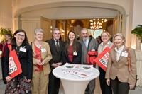 Von links nach rechts: Simone Denzler, Journalistin und Pressereferentin des BPW Germany; Claudia Luz, Redaktion GiP, Partnerin im Heidelberger Bündnis für gleiche Bezahlung; Roland Haag, Leiter des Personal- und Organisationsamtes; Nadine Klasen, Vertreterin des Amtes für Wirtschaftsförderung und Beschäftigung; Bürgermeister Wolfgang Erichson; Dörthe Domzig, Leiterin des Amtes für Chancengleichheit und Dr. Karin Tondorf, Entwicklerin von eg-check.de (Foto: Rothe)