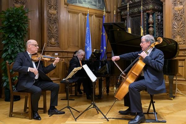 Die Musiker bei der feierlichen Verleihung.