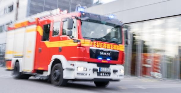 vorbeifahrendes Löschfahrzeug (Foto: Feuerwehr Heidelberg) vorbeifahrendes Löschfahrzeug