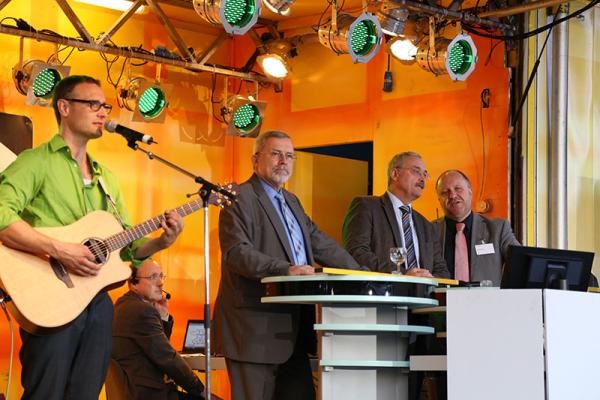 RNF-Moderator Bert Siegelmann (m.), Joachim Hahn, Leiter des Amtes für Stadtentwicklung und Statistik (2.v.r) und Bernd Stadel, Erster Bürgermeister (r.) (Foto: Stadt Heidelberg)