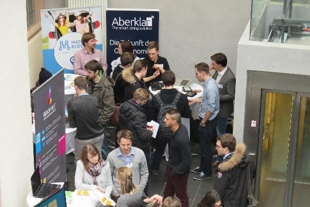 Die „Start-up Karriere- und Gründermesse“ bietet Gelegenheit für Austausch zwischen Startups und Studierenden (Foto: Uni Heidelberg)