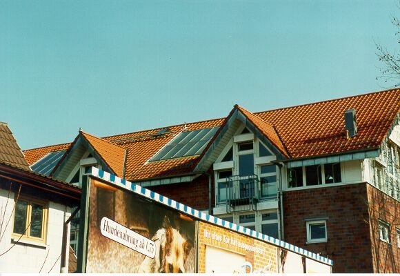 Thermische Solaranlage auf dem Dach der Fröbelschule (Foto: Stadt Heidelberg)