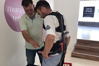 Beim Workshop konnten Exoskelette ausprobiert werden. (Foto: Stadt Heidelberg)