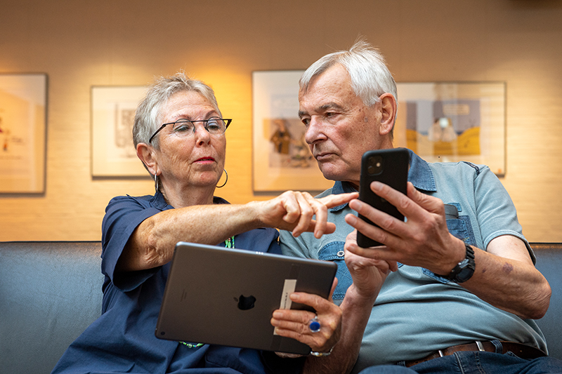 23.07.2024 Wer bringt älteren Menschen die digitale Welt näher?